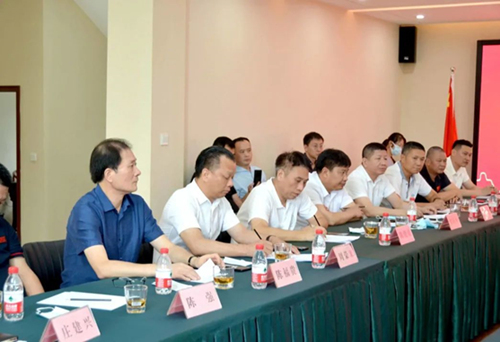 与会人员.jpg 与会人员.jpg